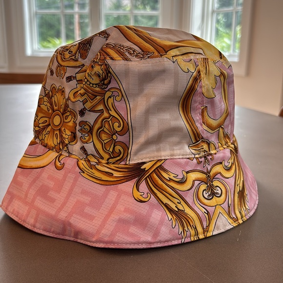 FENDI X VERSACE Silk Fendace FF Baroque Bucket Hat Pink NEW WITH TAGS - Picture 1 of 5